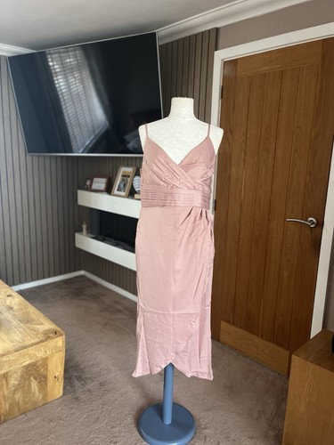 Pale pink twist front - twist,
