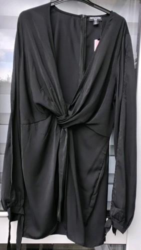 Prettylittlething black satin - black,