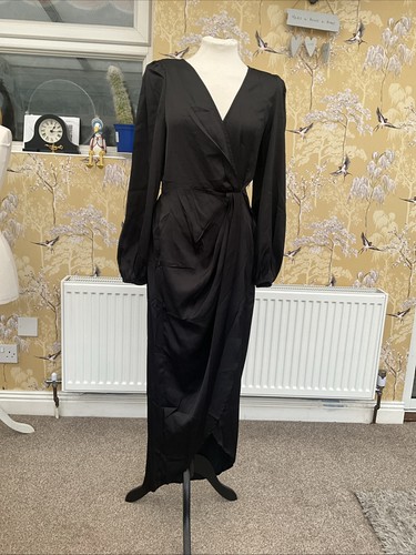 Lantern sleeve twist - twist, front