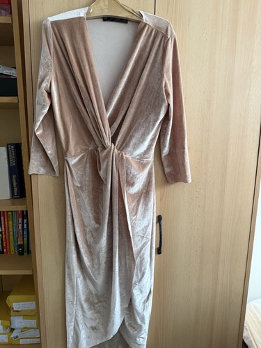 Zara basic beige velvet twist - zara,