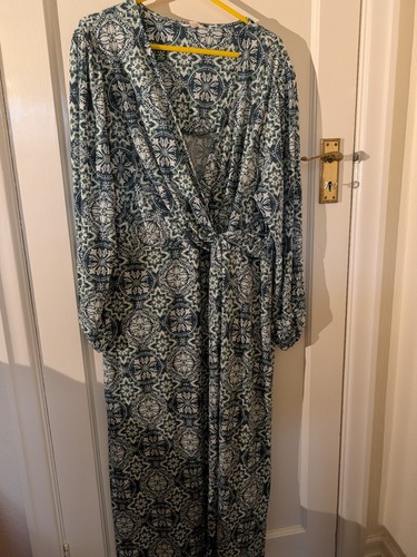 Monsoon green and - cream, mosaic